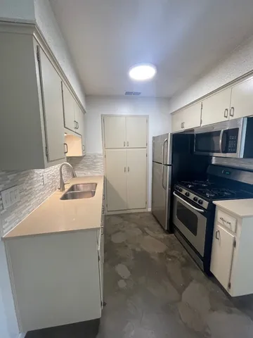 $1,395 | 8005 Pinedale Cove, Unit B, Austin, TX 78757