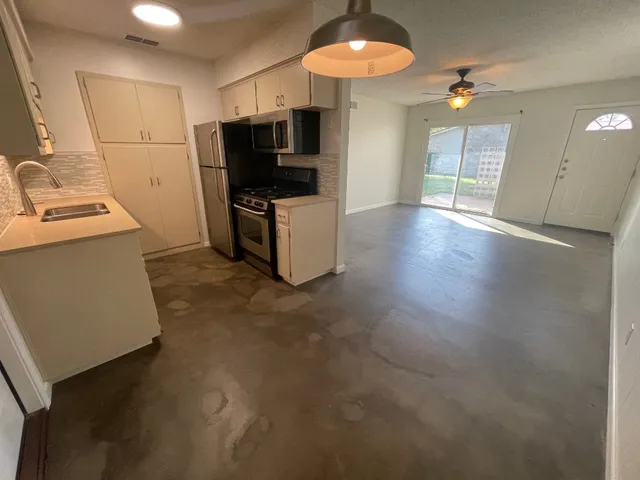 $1,395 | 8005 Pinedale Cove, Unit B, Austin, TX 78757