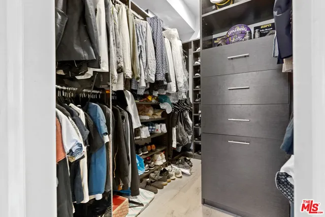 $5,600 | 10627 Ashton Avenue, Unit 302, Los Angeles, CA 90024