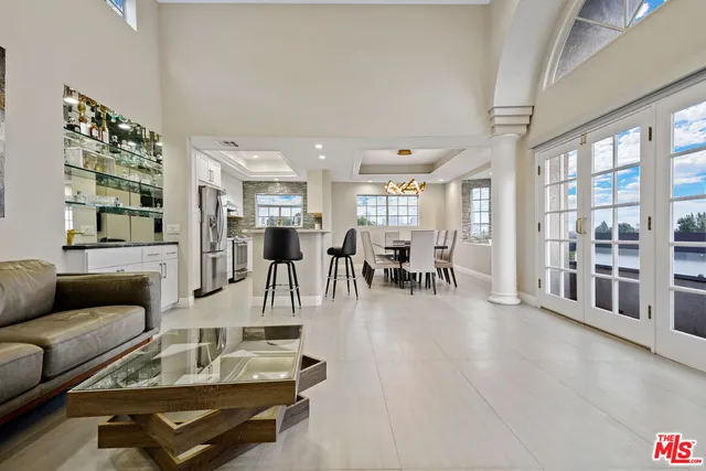 $5,600 | 10627 Ashton Avenue, Unit 302, Los Angeles, CA 90024