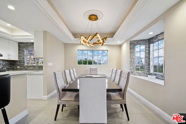 $5,600 | 10627 Ashton Avenue, Unit 302, Los Angeles, CA 90024