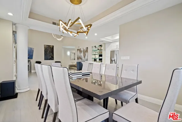 $5,600 | 10627 Ashton Avenue, Unit 302, Los Angeles, CA 90024