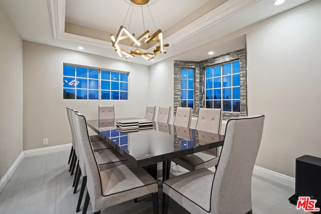 $5,600 | 10627 Ashton Avenue, Unit 302, Los Angeles, CA 90024