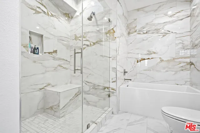 $5,600 | 10627 Ashton Avenue, Unit 302, Los Angeles, CA 90024