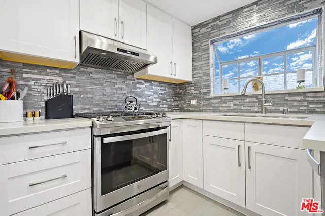 $5,600 | 10627 Ashton Avenue, Unit 302, Los Angeles, CA 90024