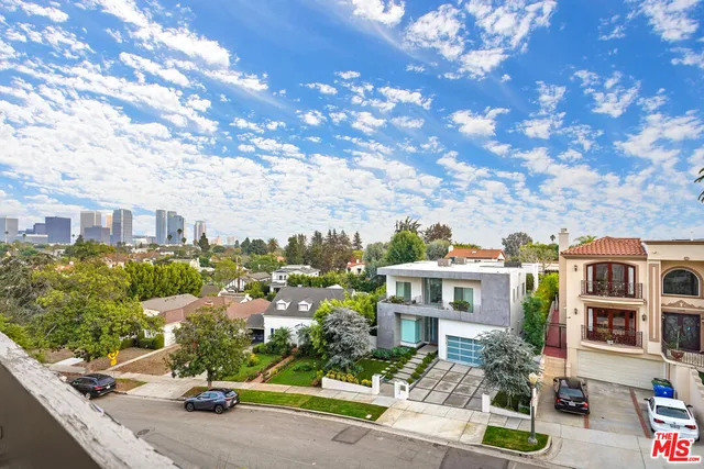 $5,600 | 10627 Ashton Avenue, Unit 302, Los Angeles, CA 90024