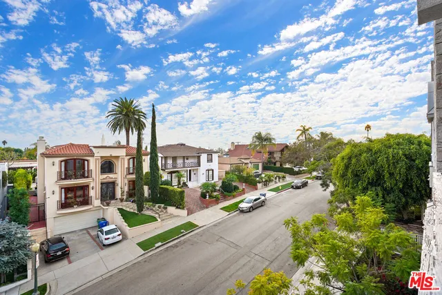 $5,600 | 10627 Ashton Avenue, Unit 302, Los Angeles, CA 90024