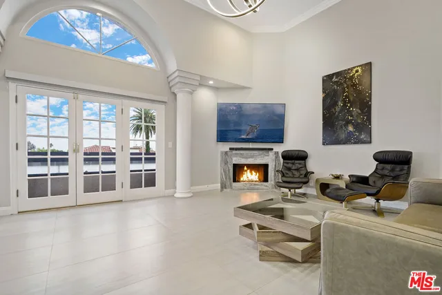 $5,600 | 10627 Ashton Avenue, Unit 302, Los Angeles, CA 90024