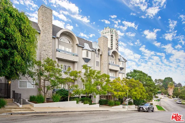 $5,600 | 10627 Ashton Avenue, Unit 302, Los Angeles, CA 90024