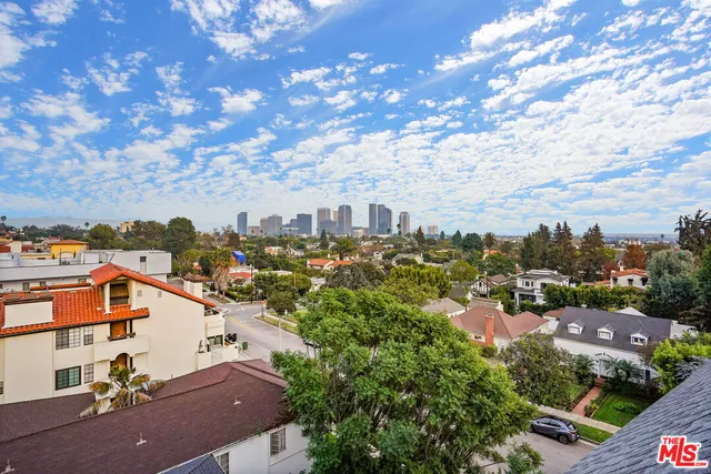 $5,600 | 10627 Ashton Avenue, Unit 302, Los Angeles, CA 90024