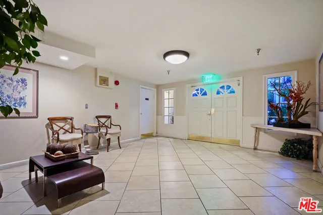 $5,600 | 10627 Ashton Avenue, Unit 302, Los Angeles, CA 90024