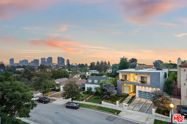 $5,600 | 10627 Ashton Avenue, Unit 302, Los Angeles, CA 90024