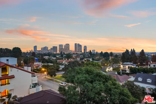 $5,600 | 10627 Ashton Avenue, Unit 302, Los Angeles, CA 90024