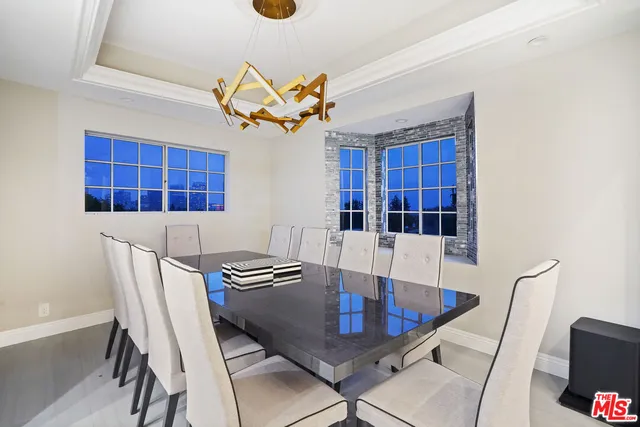 $5,600 | 10627 Ashton Avenue, Unit 302, Los Angeles, CA 90024