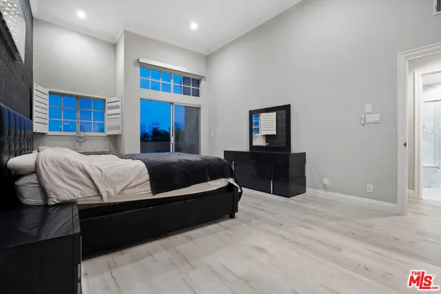 $5,600 | 10627 Ashton Avenue, Unit 302, Los Angeles, CA 90024