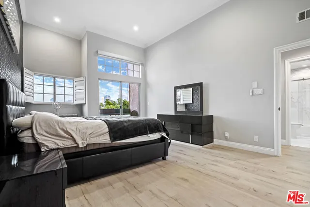 $5,600 | 10627 Ashton Avenue, Unit 302, Los Angeles, CA 90024