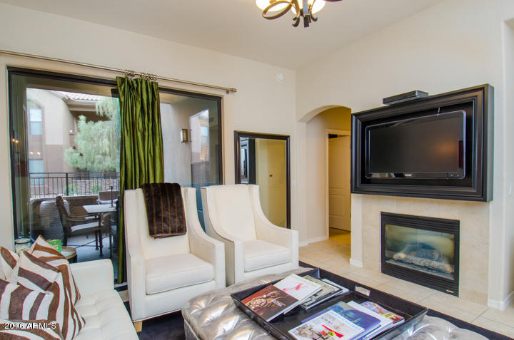7027 North Scottsdale Road, Unit 131 Paradise Valley, AZ 85253 - Photo 12 of 30 Living Rm & Tenant's Furniture