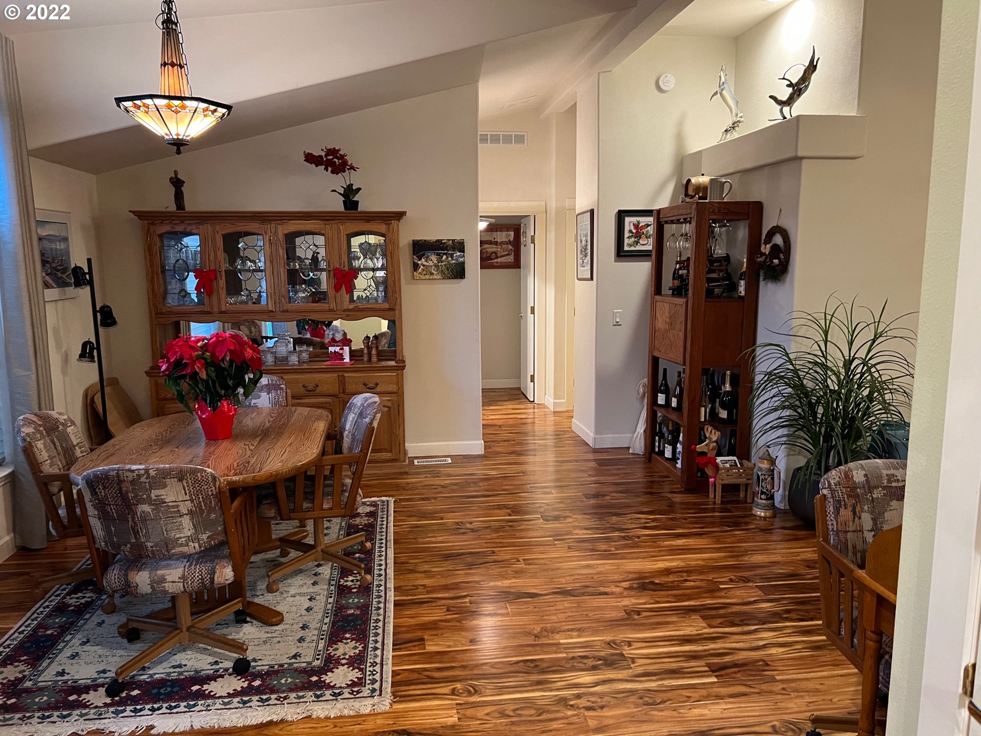 931 30th Way Florence, OR 97439 - Photo 8 of 23 a view of a dining room with furniture