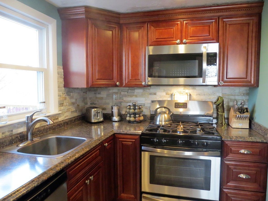 76 Brae Road Weymouth, MA 02191 - Photo 3 of 15
