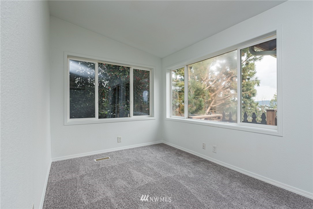 181 Discovery View Drive Sequim, WA 98382 - Photo 8 of 33