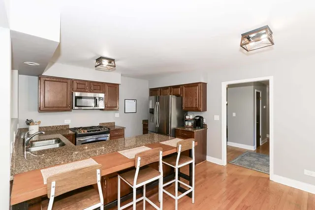 $570,000 | 1114 Beachcomber Drive, Schaumburg, IL 60193