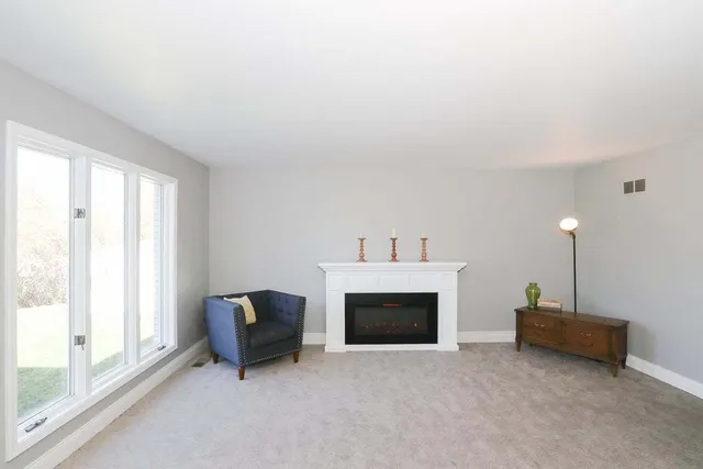 $570,000 | 1114 Beachcomber Drive, Schaumburg, IL 60193