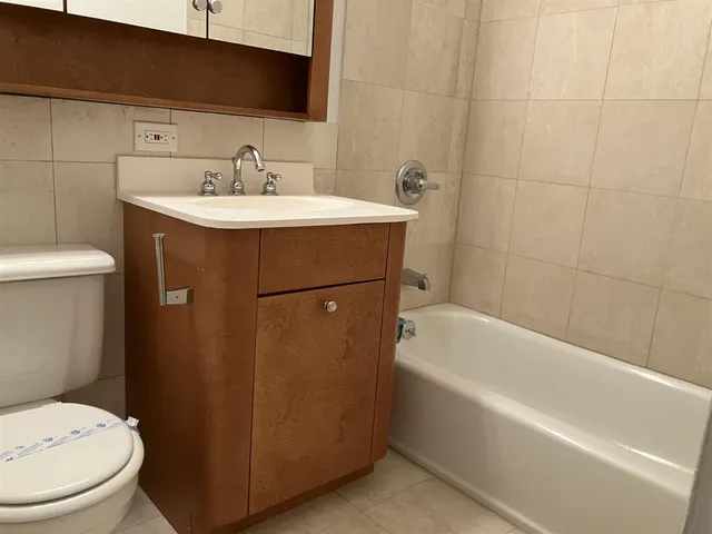 $5,295 | 77 West 15th Street, Unit 514 | Flatiron