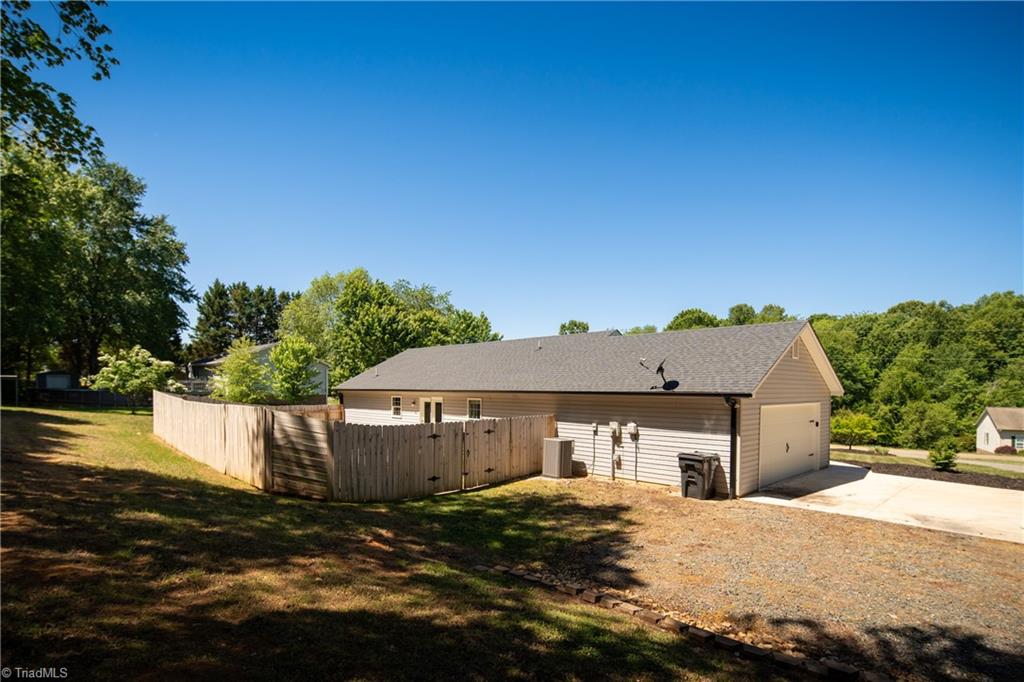 122 Fosstorall Road King, NC 27021 - Photo 26 of 32