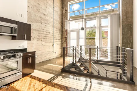 $1,299,000 | 530 South Hewitt Street, Unit 129, Los Angeles, CA 90013