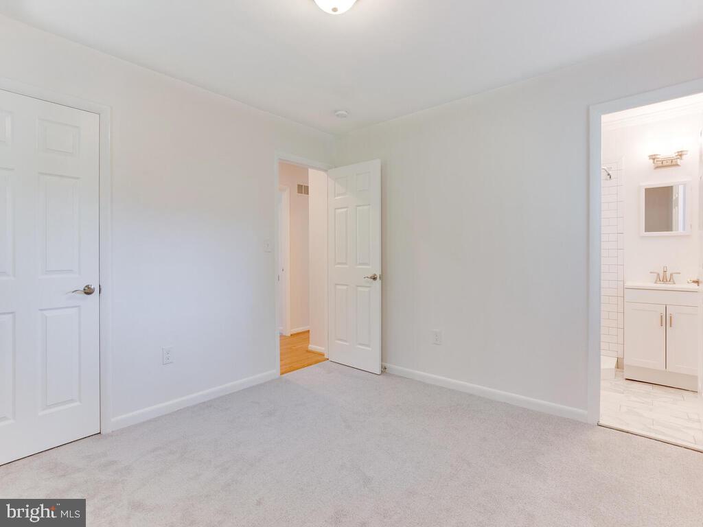 3022 Tarpon Road Riva, MD 21140 - Photo 15 of 35 Owner Bedroom with En-suite Bath
