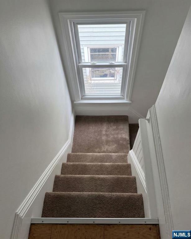 255 Franklin Street Elizabeth, NJ 07206 - Photo 15 of 34 a view of entryway