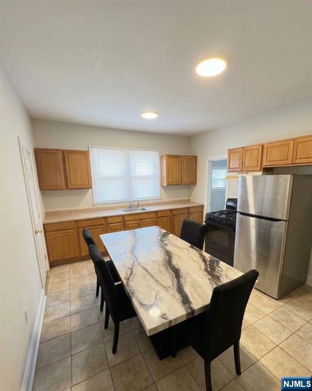 255 Franklin Street Elizabeth, NJ 07206 - Photo 23 of 34 a view of a dining room with furniture