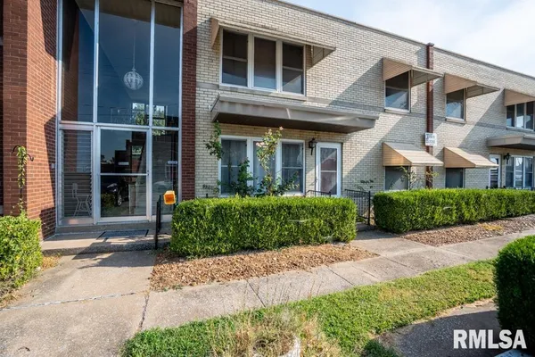 $55,000 | 1402 Manning Street, Unit 6, Murphysboro, IL 62966