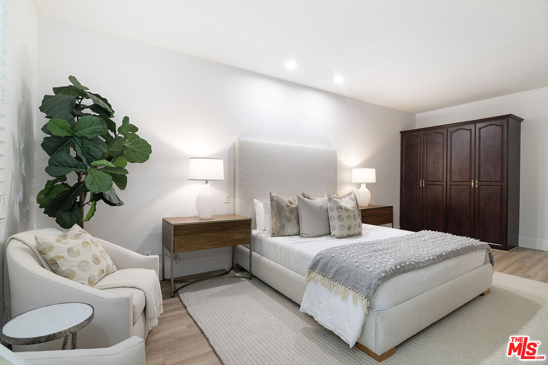 458 North Oakhurst Drive, Unit 102 Beverly Hills, CA 90210 - Photo 19 of 36