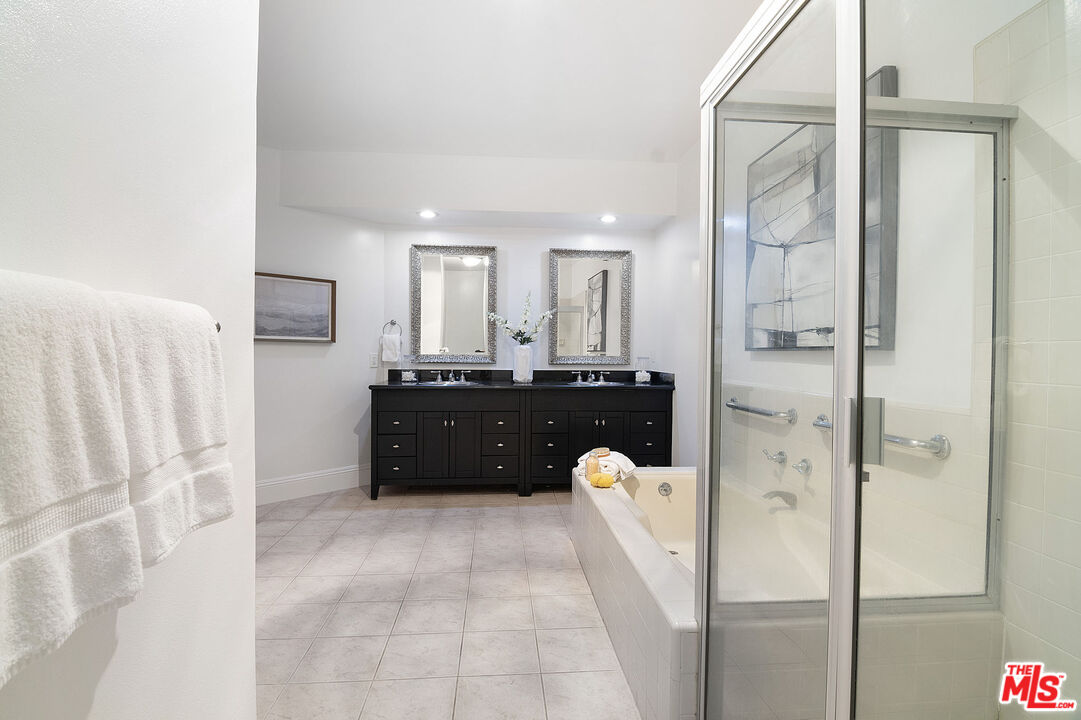 458 North Oakhurst Drive, Unit 102 Beverly Hills, CA 90210 - Photo 21 of 36