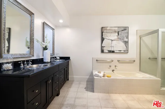 $1,300,000 | 458 North Oakhurst Drive, Unit 102, Beverly Hills, CA 90210