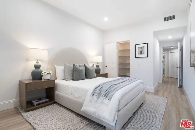 $1,300,000 | 458 North Oakhurst Drive, Unit 102, Beverly Hills, CA 90210