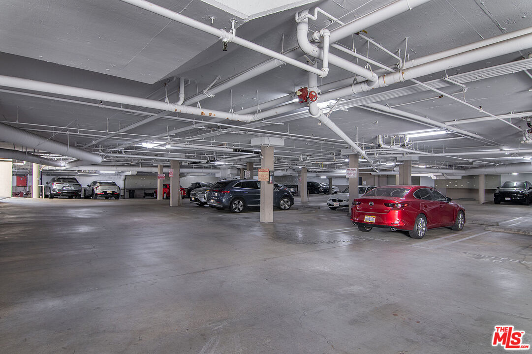 458 North Oakhurst Drive, Unit 102 Beverly Hills, CA 90210 - Photo 35 of 36