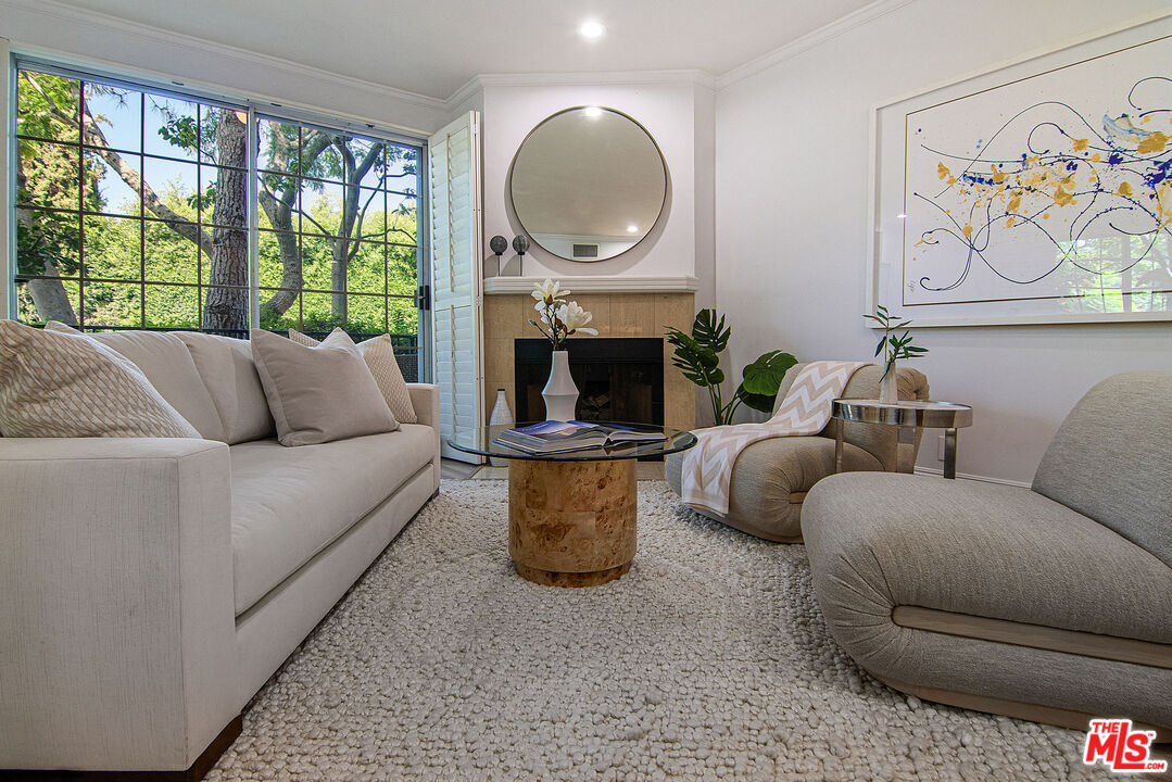 458 North Oakhurst Drive, Unit 102 Beverly Hills, CA 90210 - Photo 6 of 36