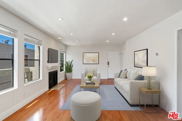 $3,295 | 4238 Whitsett Avenue, Unit 201, Studio City, CA 91604