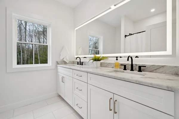 $1,099,000 | 103 Temple Road, Sharon, NH 03458