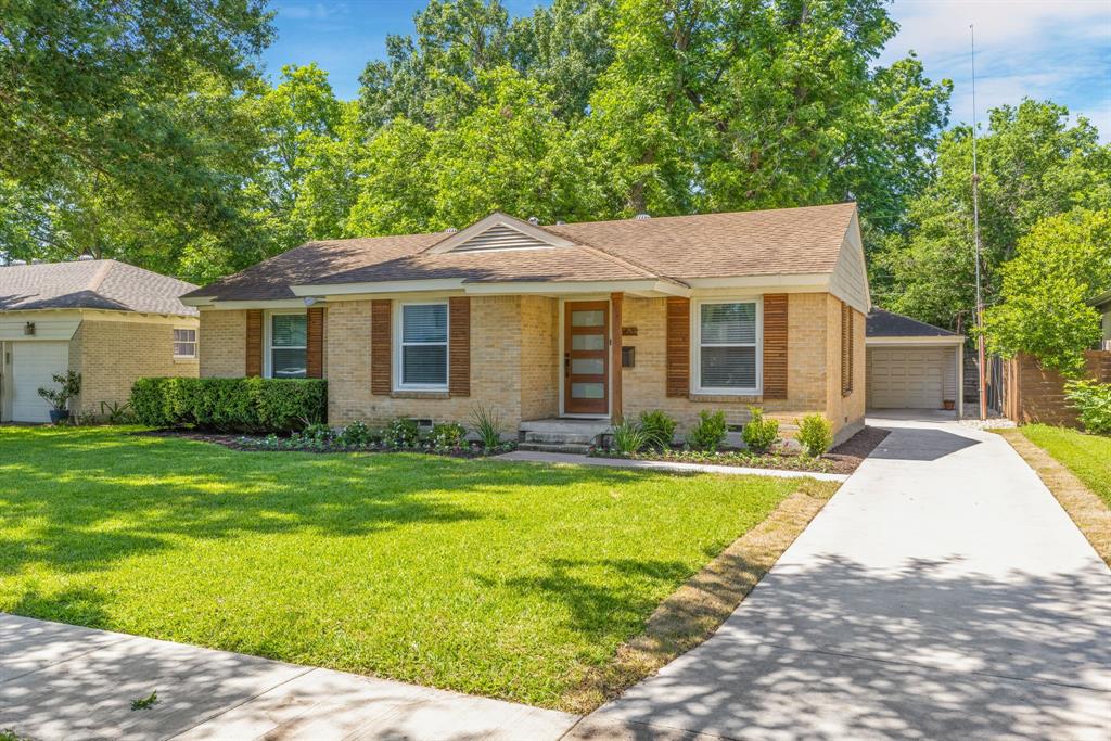 563 Hambrick Road Dallas, TX 75218 - Photo 2 of 36