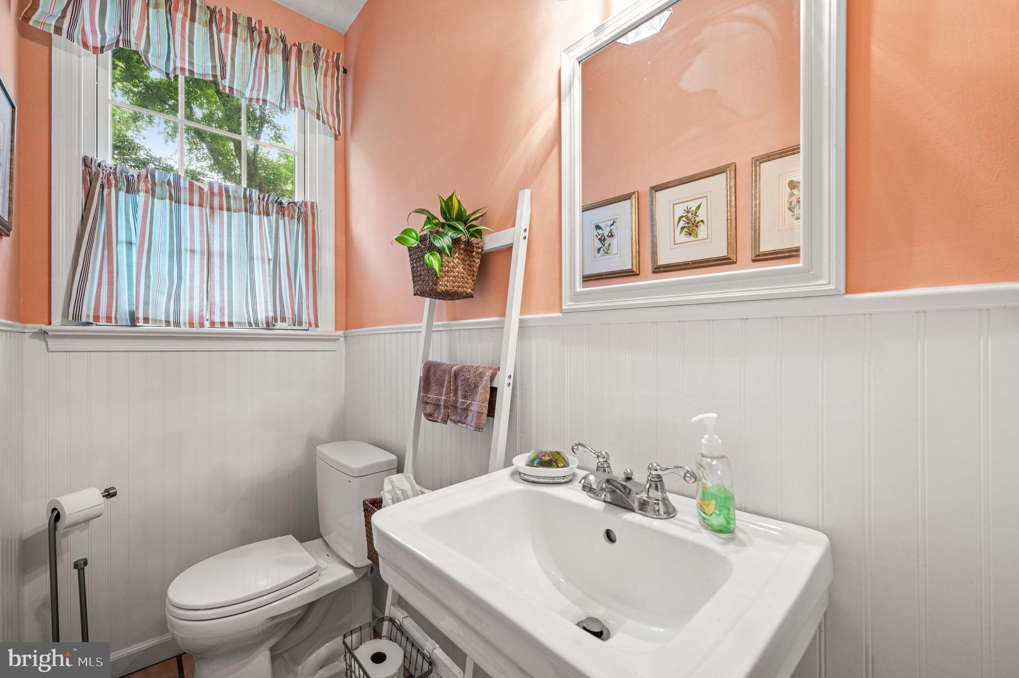 905 Warrior Road Malvern, PA 19355 - Photo 12 of 42 First Floor Powder Room