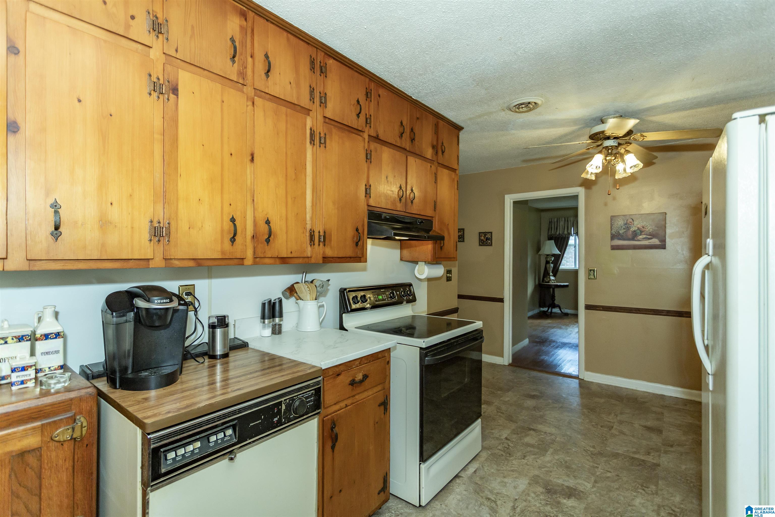 627 Pinewood Avenue Bessemer, AL 35023 - Photo 22 of 48