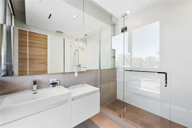 $6,900,000 | 418 Sunset Drive, Hallandale Beach, FL 33009