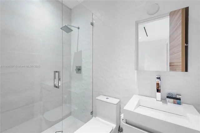 $6,900,000 | 418 Sunset Drive, Hallandale Beach, FL 33009