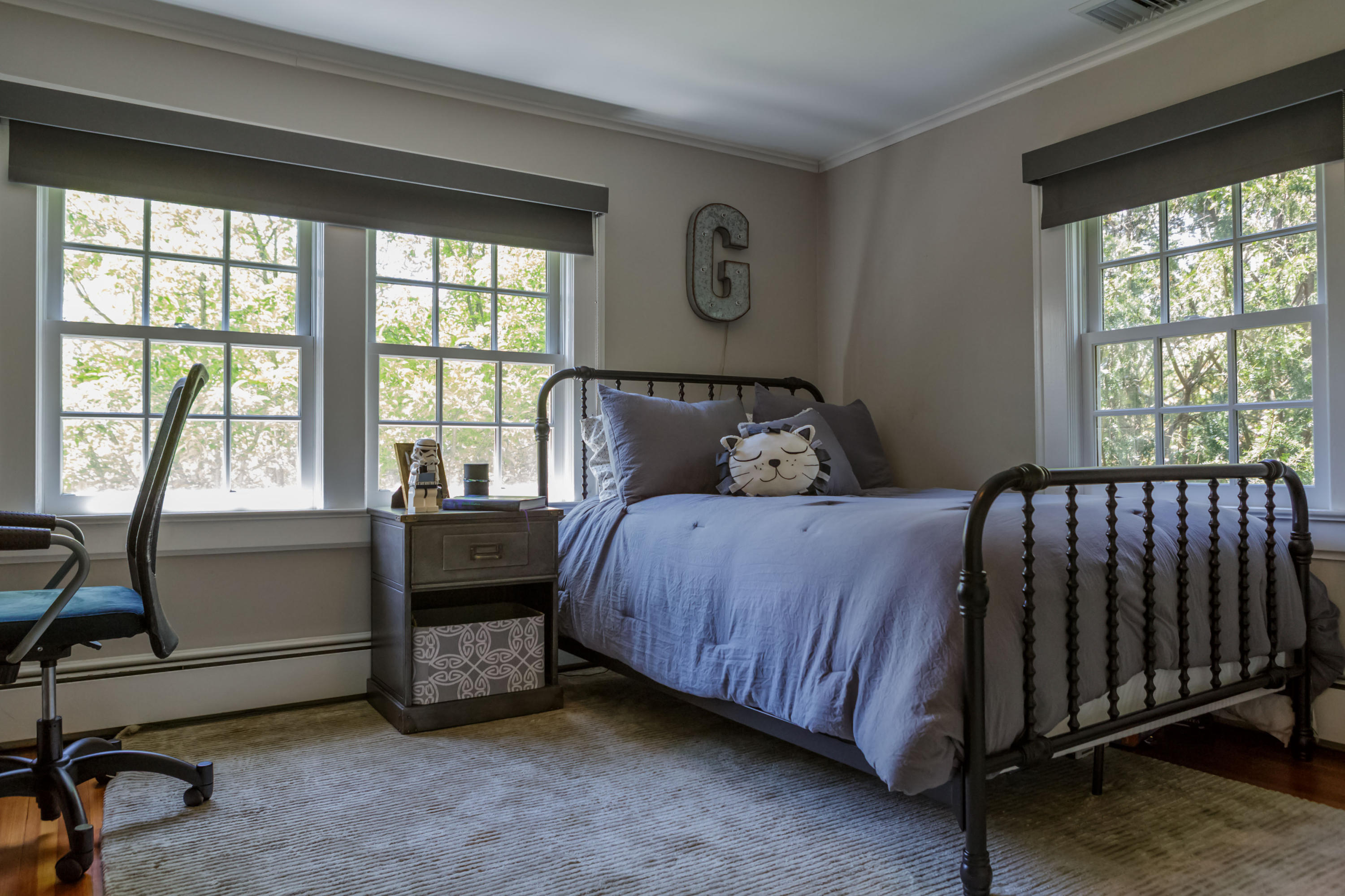 466 Mansfield Avenue Darien, CT 06820 - Photo 32 of 46 a bed sitting in a room next to a window