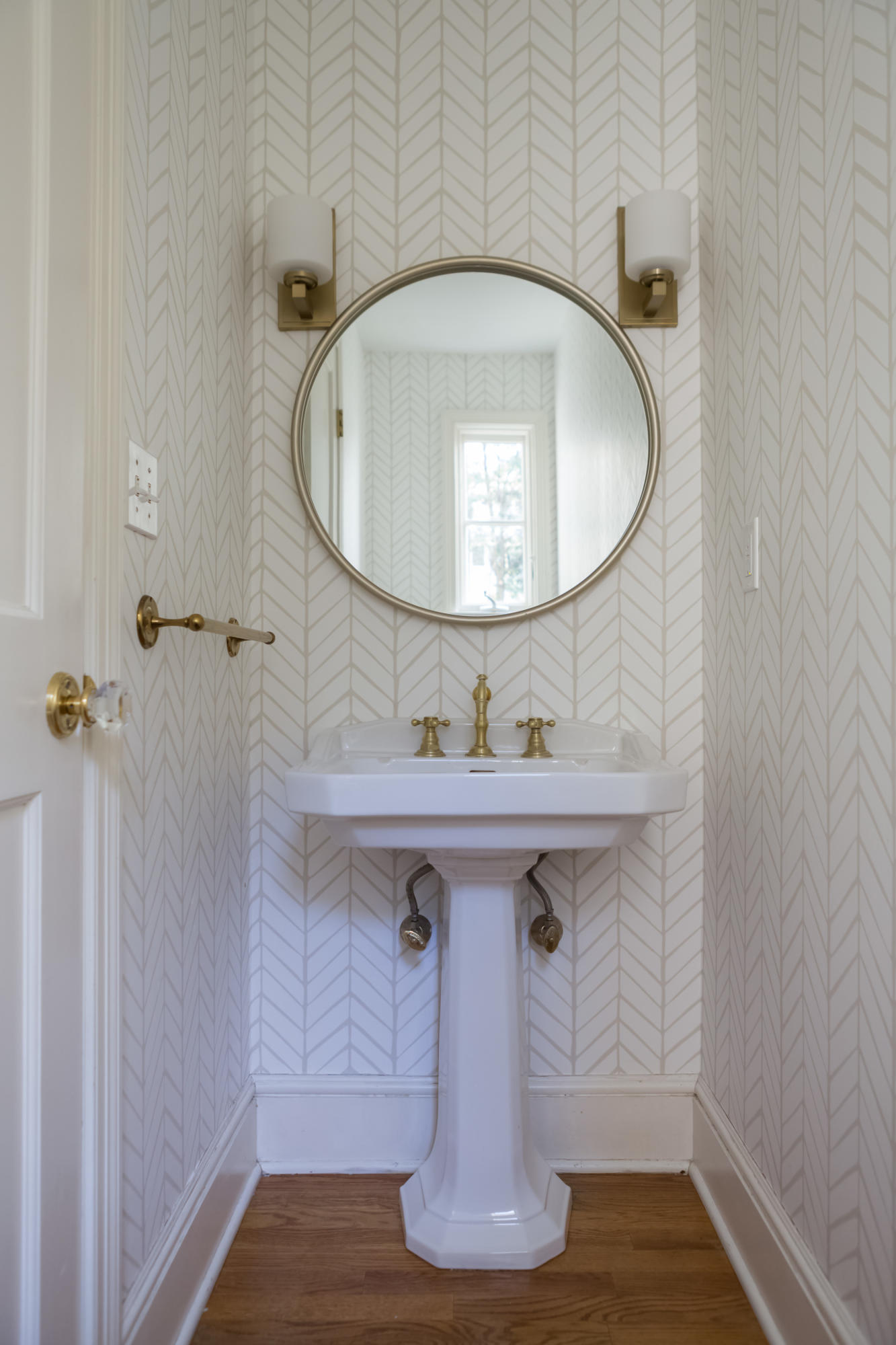 466 Mansfield Avenue Darien, CT 06820 - Photo 42 of 46 a bathroom with a sink and mirror