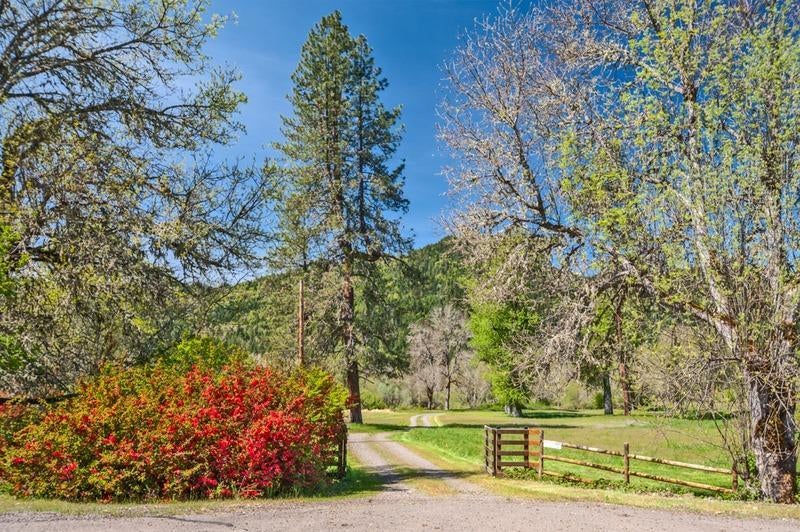 17999 Meadows Road White City, OR 97503 - Photo 4 of 35 Additional Photo