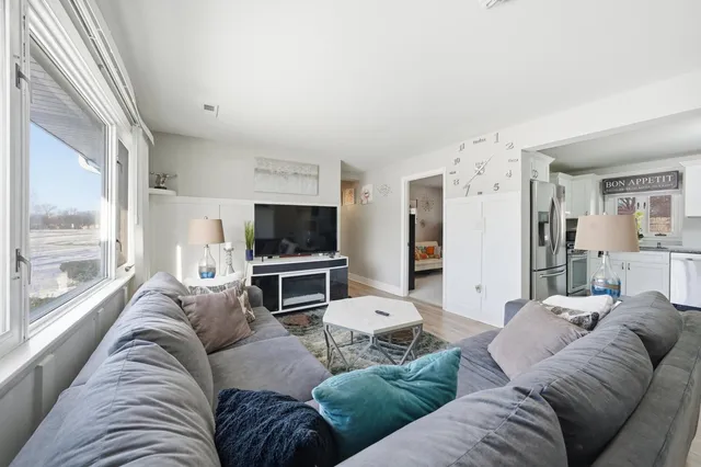 $219,900 | 251 Westwood Drive, Park Forest, IL 60466